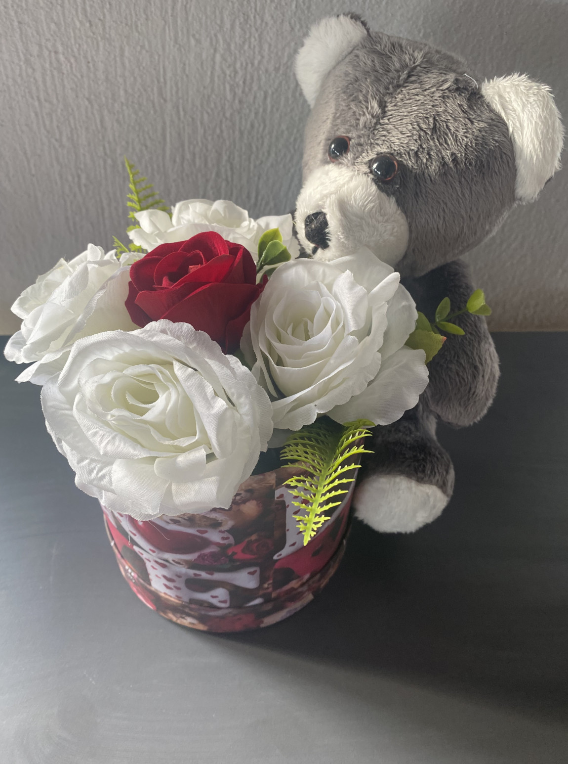 Ayıcıklı Beyaz Yapay Gül